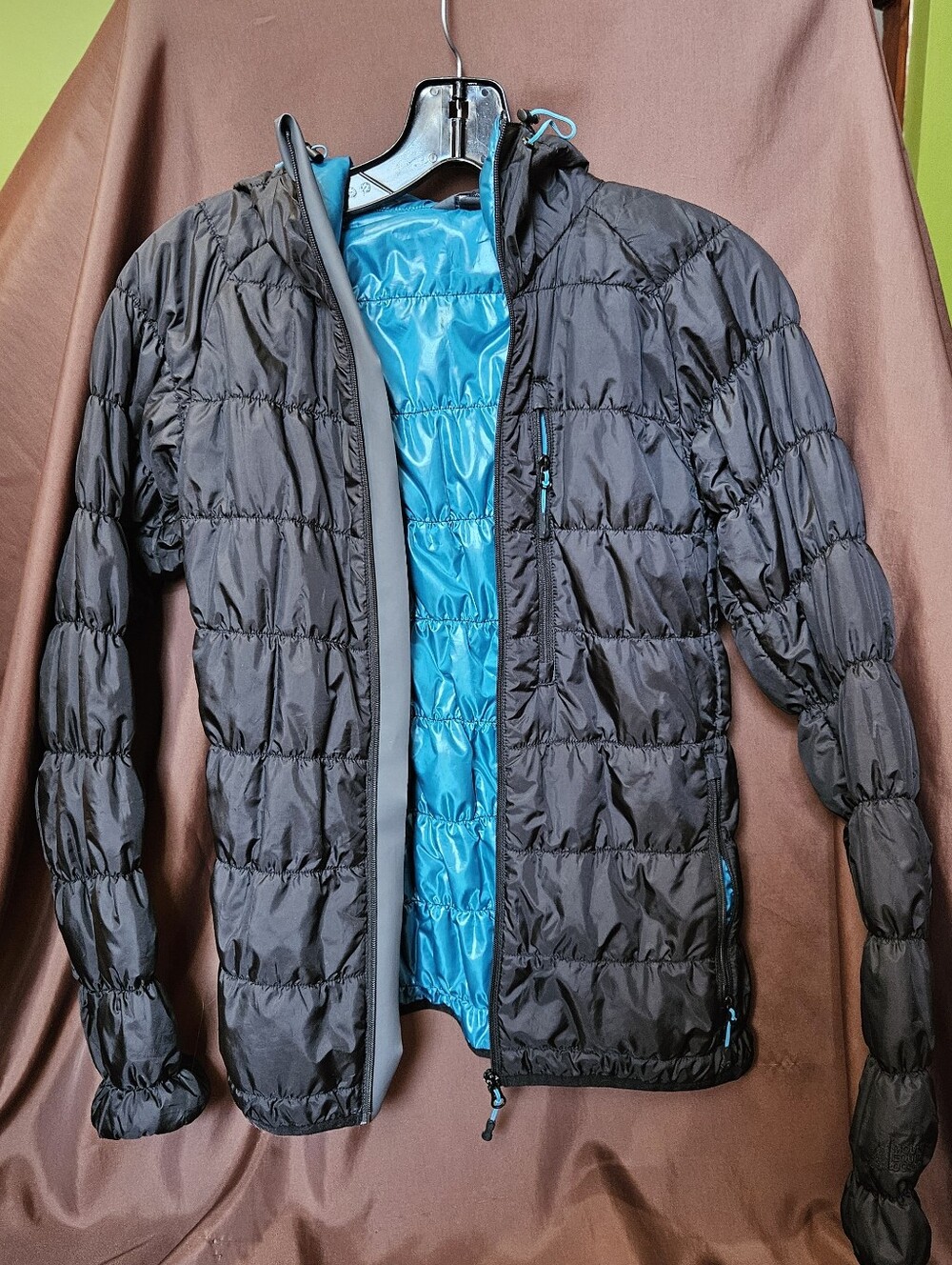 Women's Lightweight Puffer Jacket - Black with Teal Lining